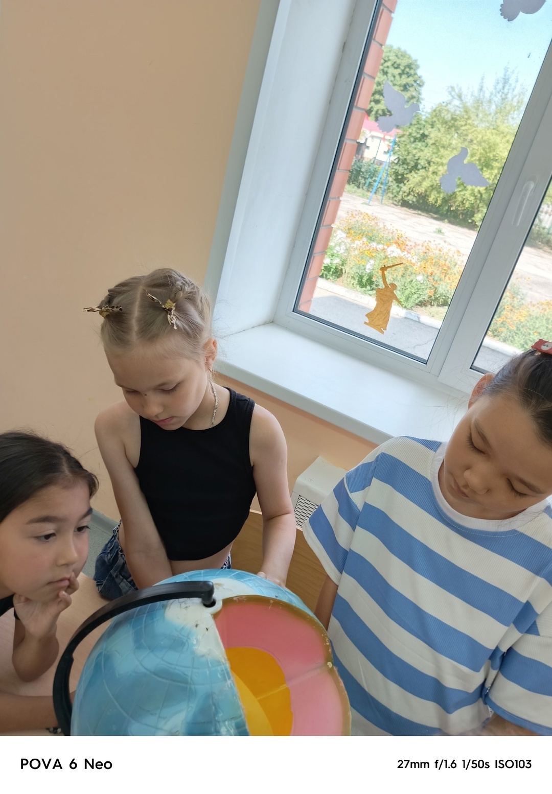 &amp;quot;Дерево счастья&amp;quot; и &amp;quot;Цветы - украшение Земли&amp;quot;.